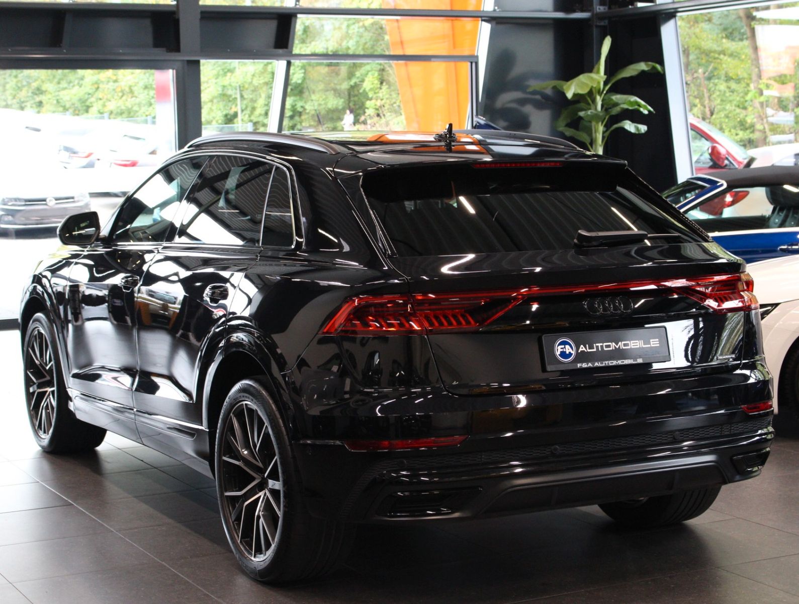 Fahrzeugabbildung Audi Q8 50 TDI quattro S Line Edition All Black+VOLL