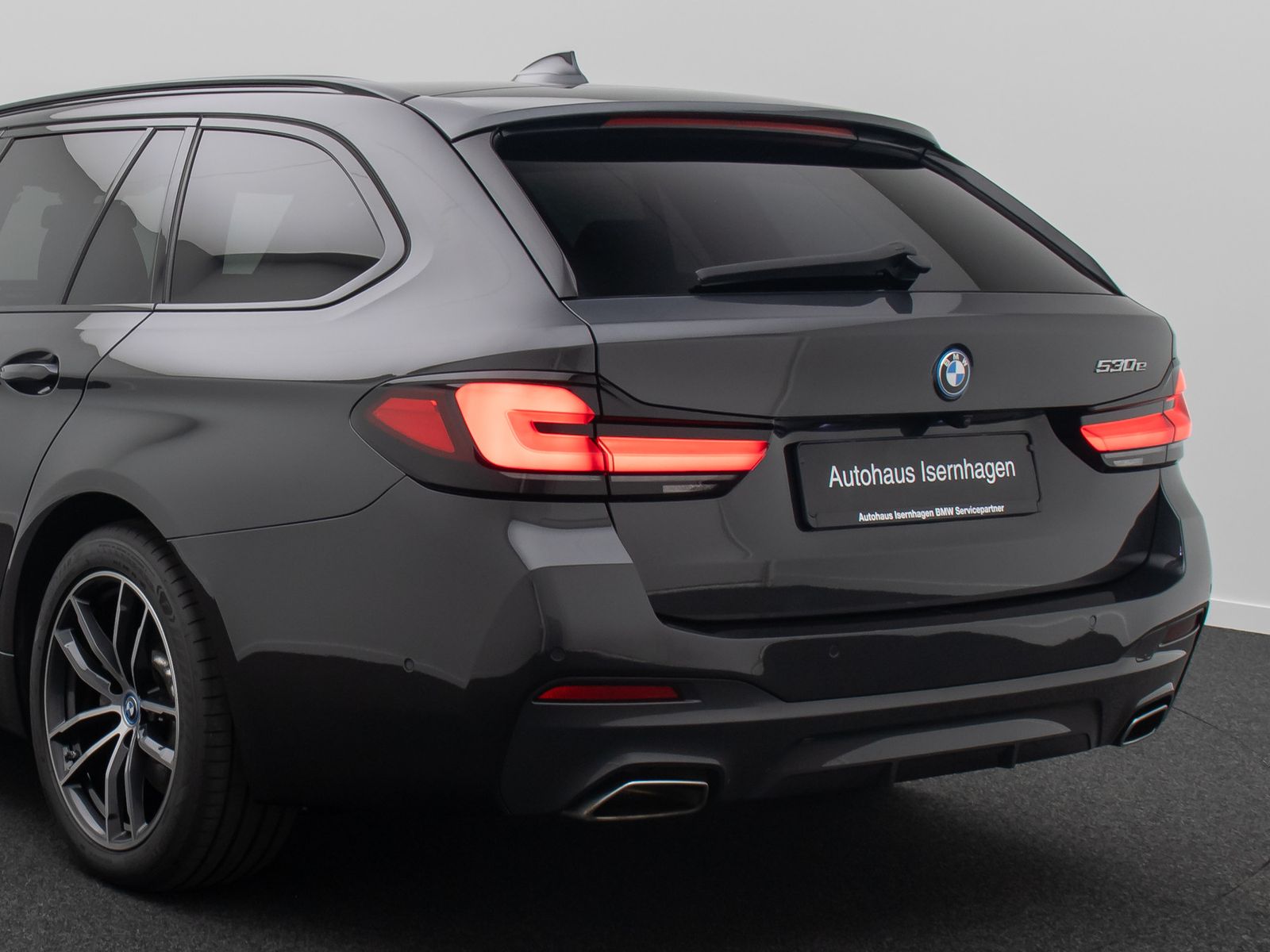 Fahrzeugabbildung BMW 530e M Sport H/K DAB HUD Alarm Komfort Kamera