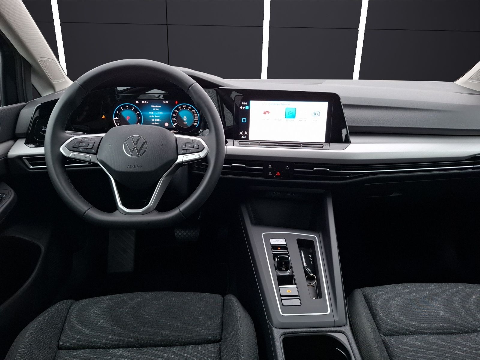 Fahrzeugabbildung Volkswagen Golf VIII Variant eTSI Life DSG LEDplus Navi AID