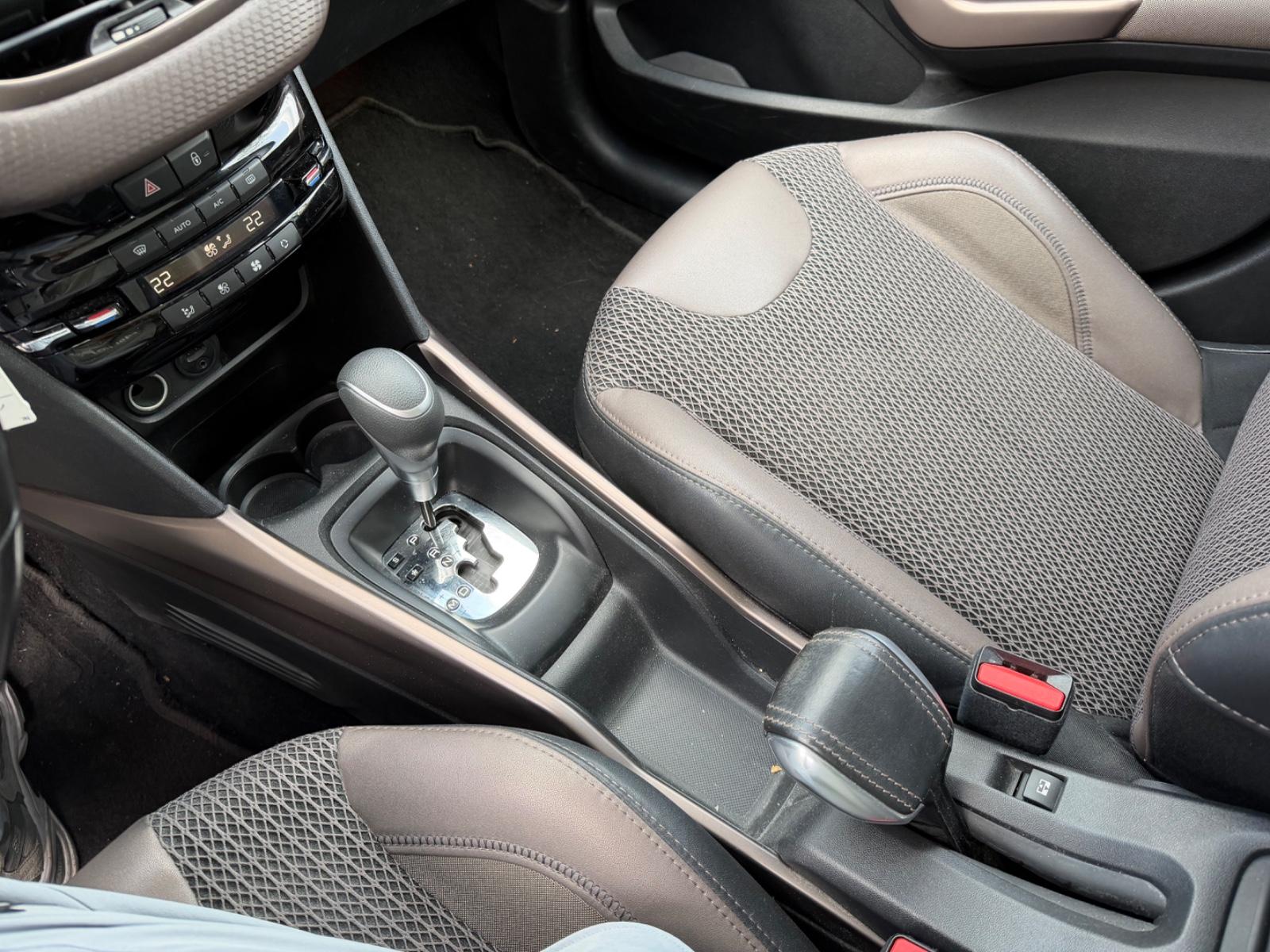Peugeot 2008 Allure-TOP AUSSTATTUNG!!!!