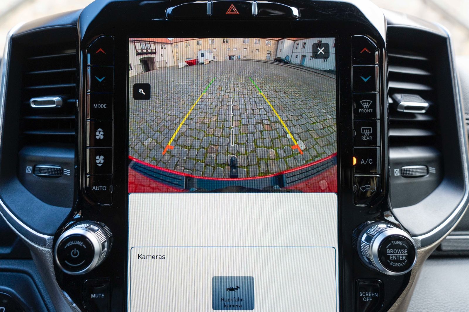 Fahrzeugabbildung Dodge RAM 3.0L LARAMIE ECODIESEL M+S LEDER SZH/SZK KAM