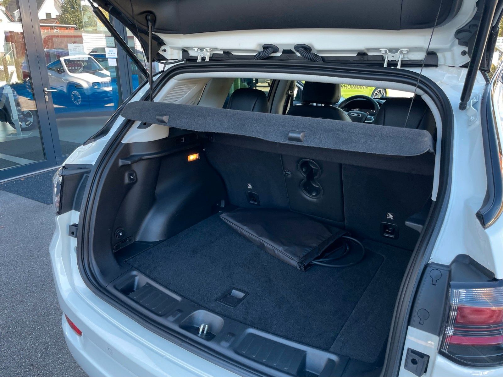 Fahrzeugabbildung Jeep Compass S PHEV 4XE /Carplay /Leder /LED /Navi