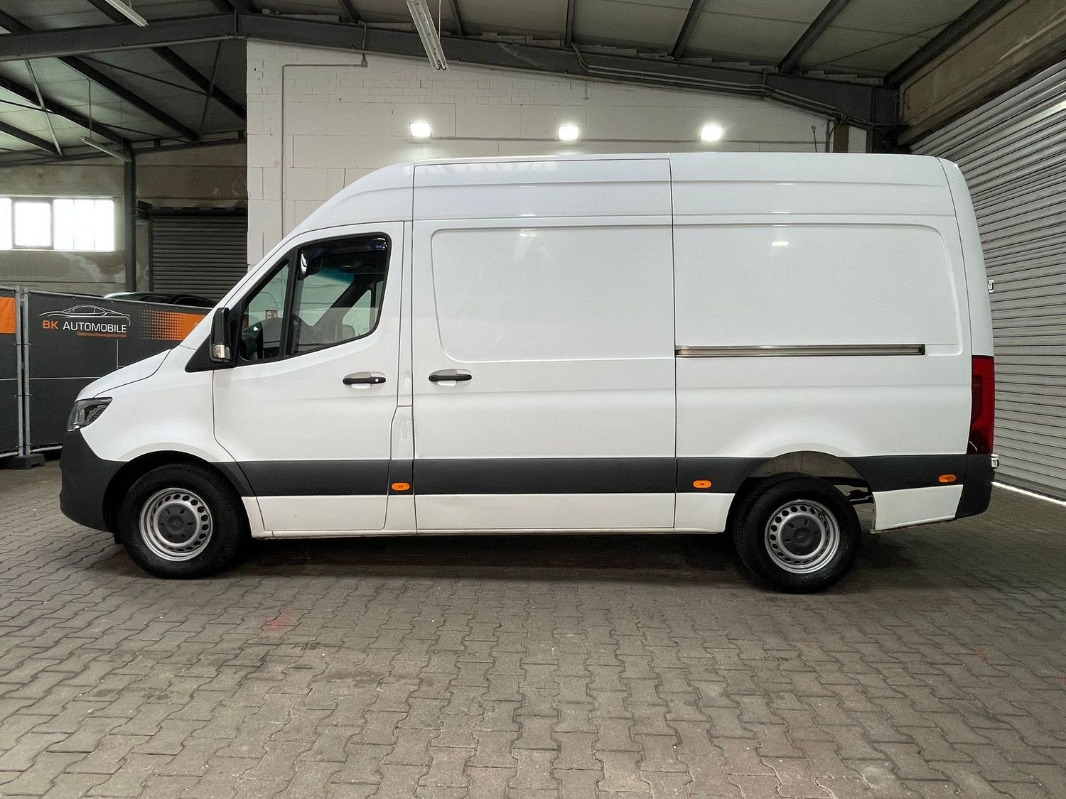 Fahrzeugabbildung Mercedes-Benz Sprinter 319CDI V6 Autm L2#Kamera#LED#ACC#AHK3,5