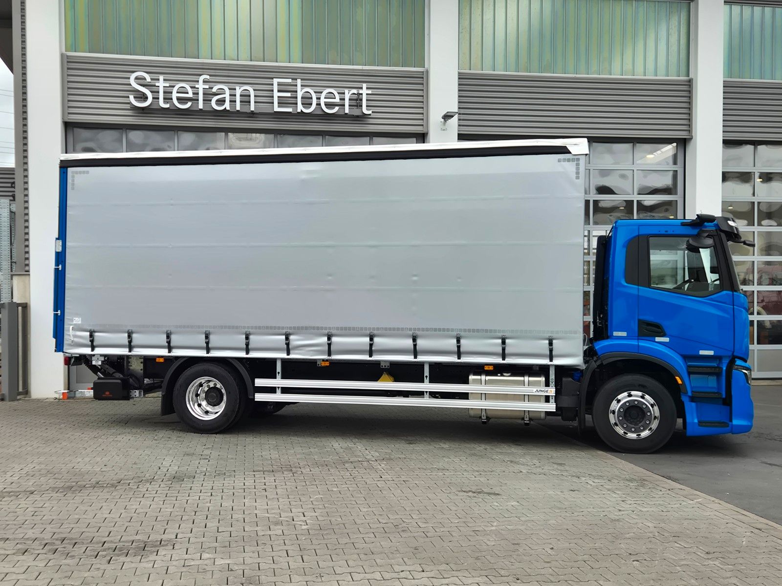 Fahrzeugabbildung Iveco S-Way AD190S40/P Curtainsider *MirrorCam*LBW*