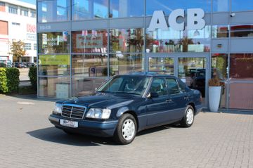 Mercedes E 200 - 1