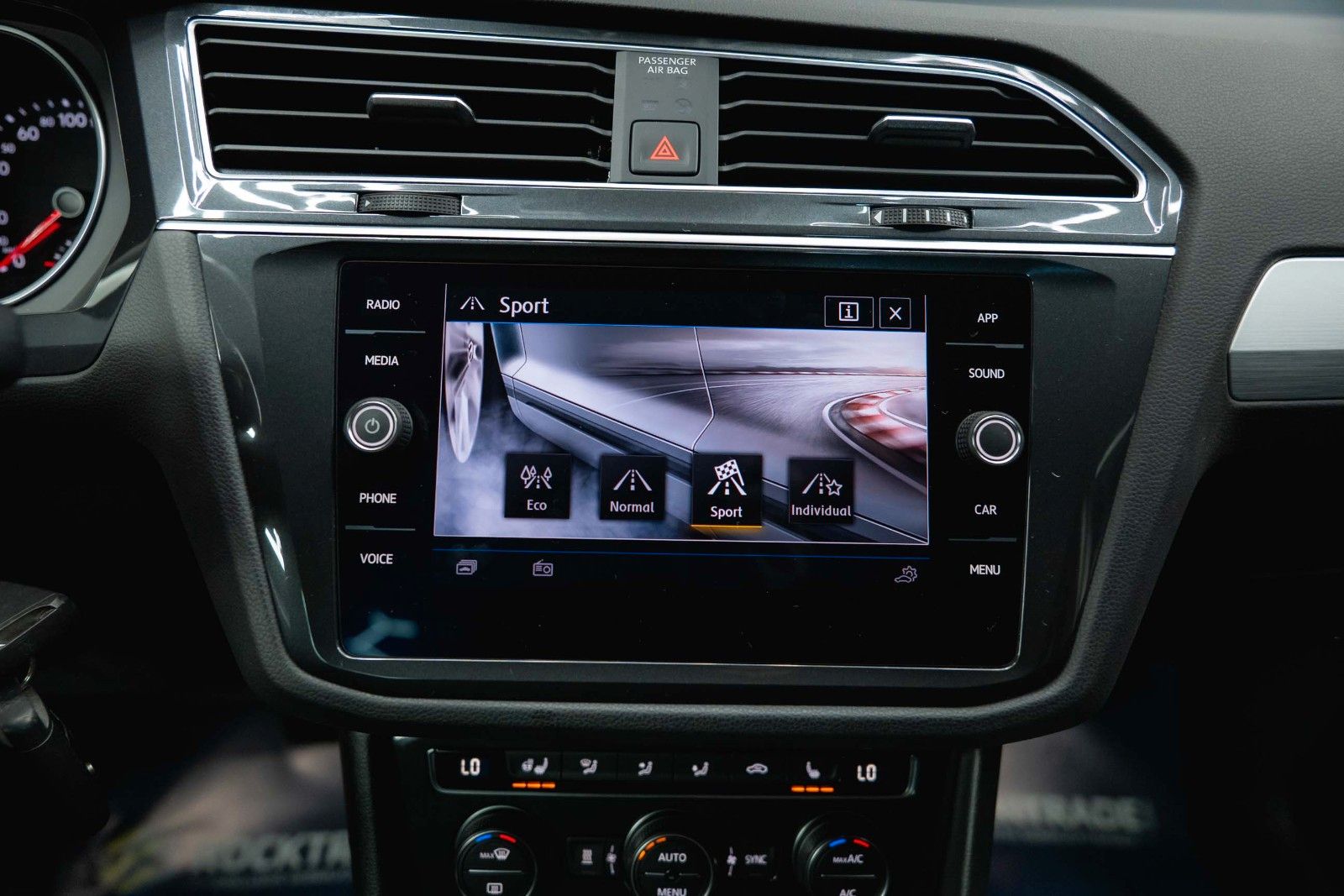 Fahrzeugabbildung Volkswagen Tiguan Comfortline R-Line+ 4Motion *LED*ACC*DAB*