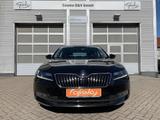 Skoda Superb Combi 2.0TDI L&K ACC+PANO+NAVI+StANDHZ. - Skoda Superb mit Diesel-Antrieb: Schwarz, Kombi