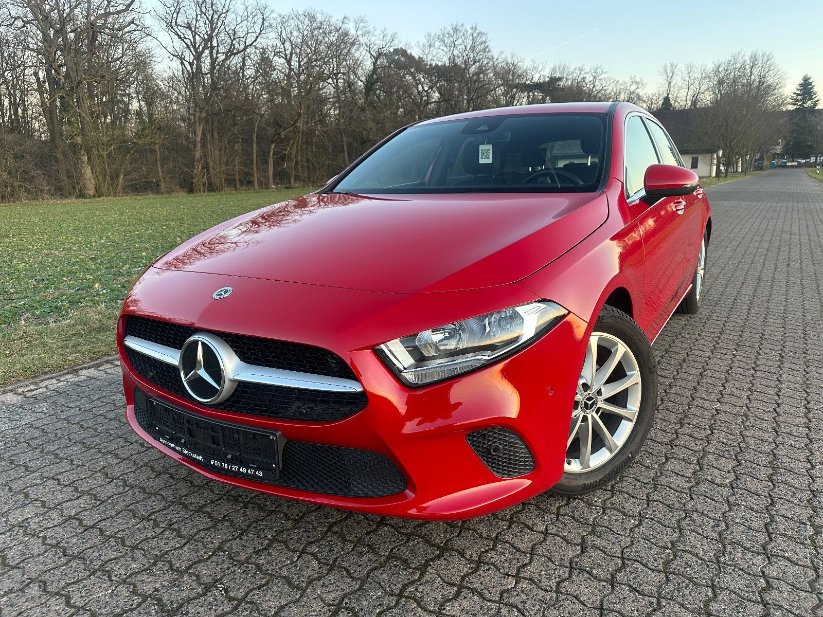 MERCEDES-BENZ A 180 Progressive Automatik Navi wenig Km