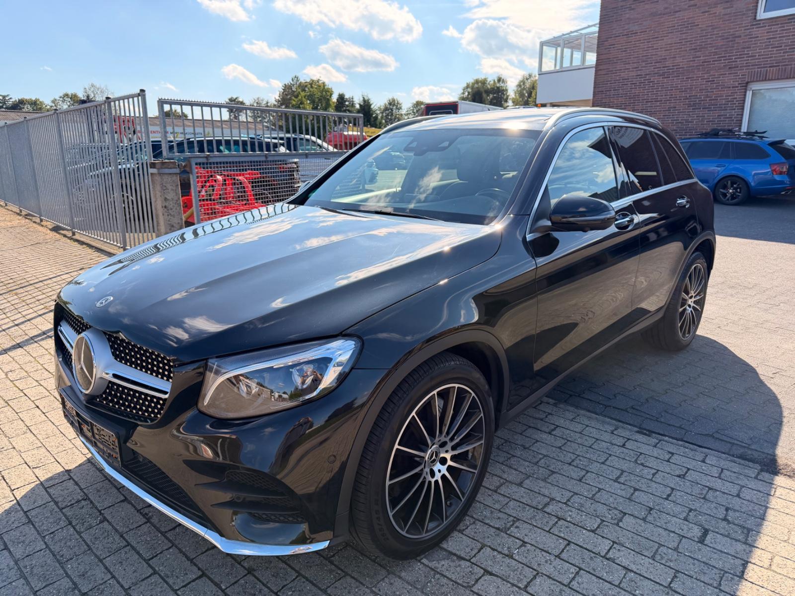 Mercedes-Benz GLC 350 d 4Matic AMG LINE PANORAMA / COMAND VOLL