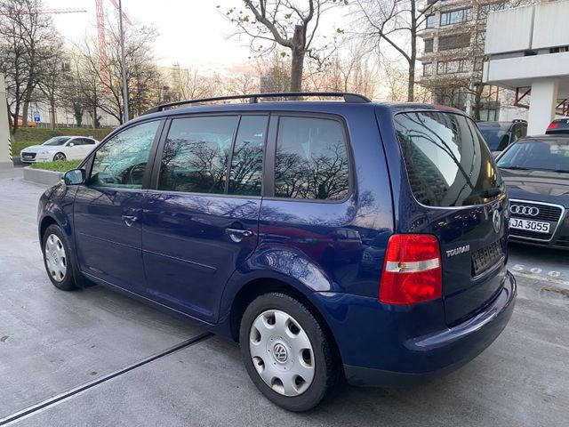 Volkswagen Touran 1,6 Top Zustand 1.Hand Scheckheft Tüv 26