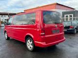 Volkswagen T5 Multivan - rote Volkswagen T5 Multivan
