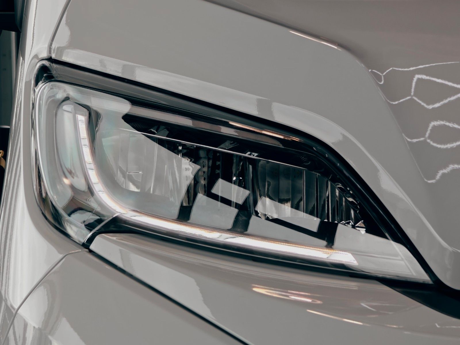 Fahrzeugabbildung HYMER / ERIBA / HYMERCAR HYMER REDWOOD 600 TRAIL 2026