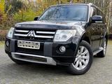 Mitsubishi Pajero 3.2 DI-D Instyle|PANO|R.KAMERA|NAVI|XENON - gebrauchte Mitsubishi Pajero aus dem Jahr 2010