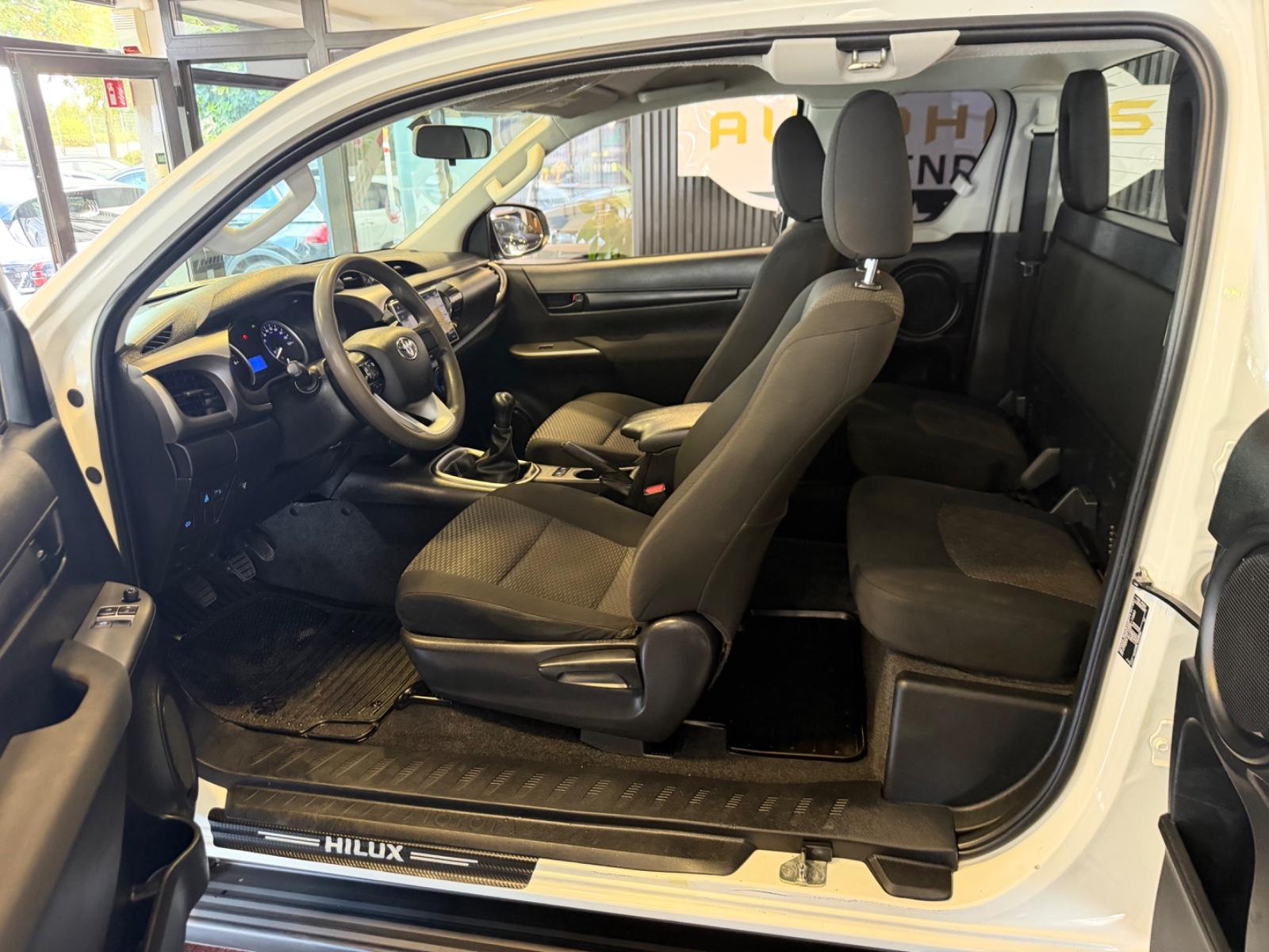 TOYOTA HILUX EXTRA CAB DUTY 4X4 - 150CH - HISTORIQUE ENTRETIEN COMPLET - 2EME MAIN