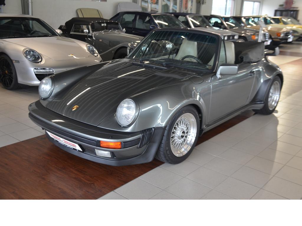 Porsche 930
