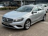 Mercedes-Benz A 180 BlueEfficiency Parkpilot - Mercedes-Benz A 180 in Duisburg
