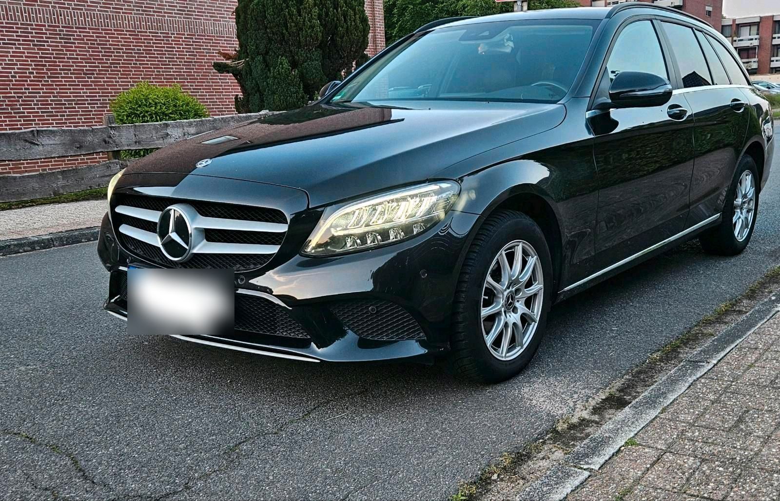 MERCEDES-BENZ Mercedes-Benz C 180d Kombi,AHK,Navi