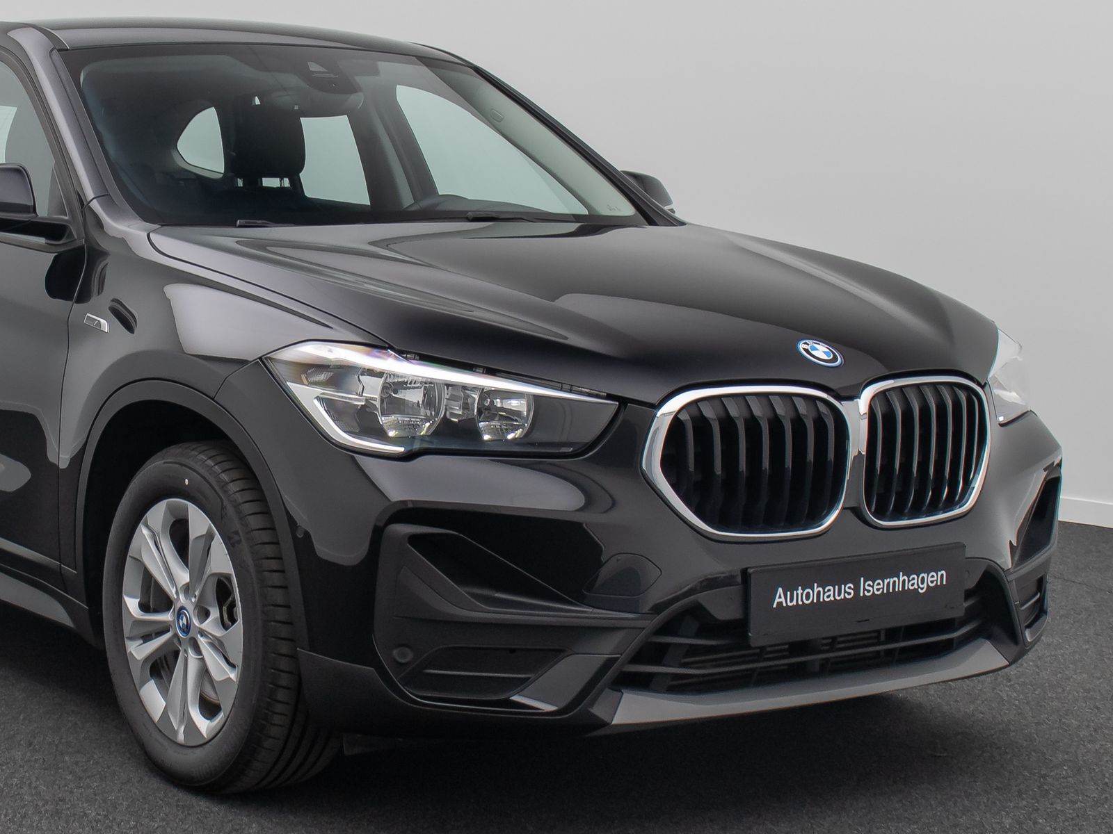 Fahrzeugabbildung BMW X1 xD25e DAB Navi ParkAssist Lordos Geschwindig