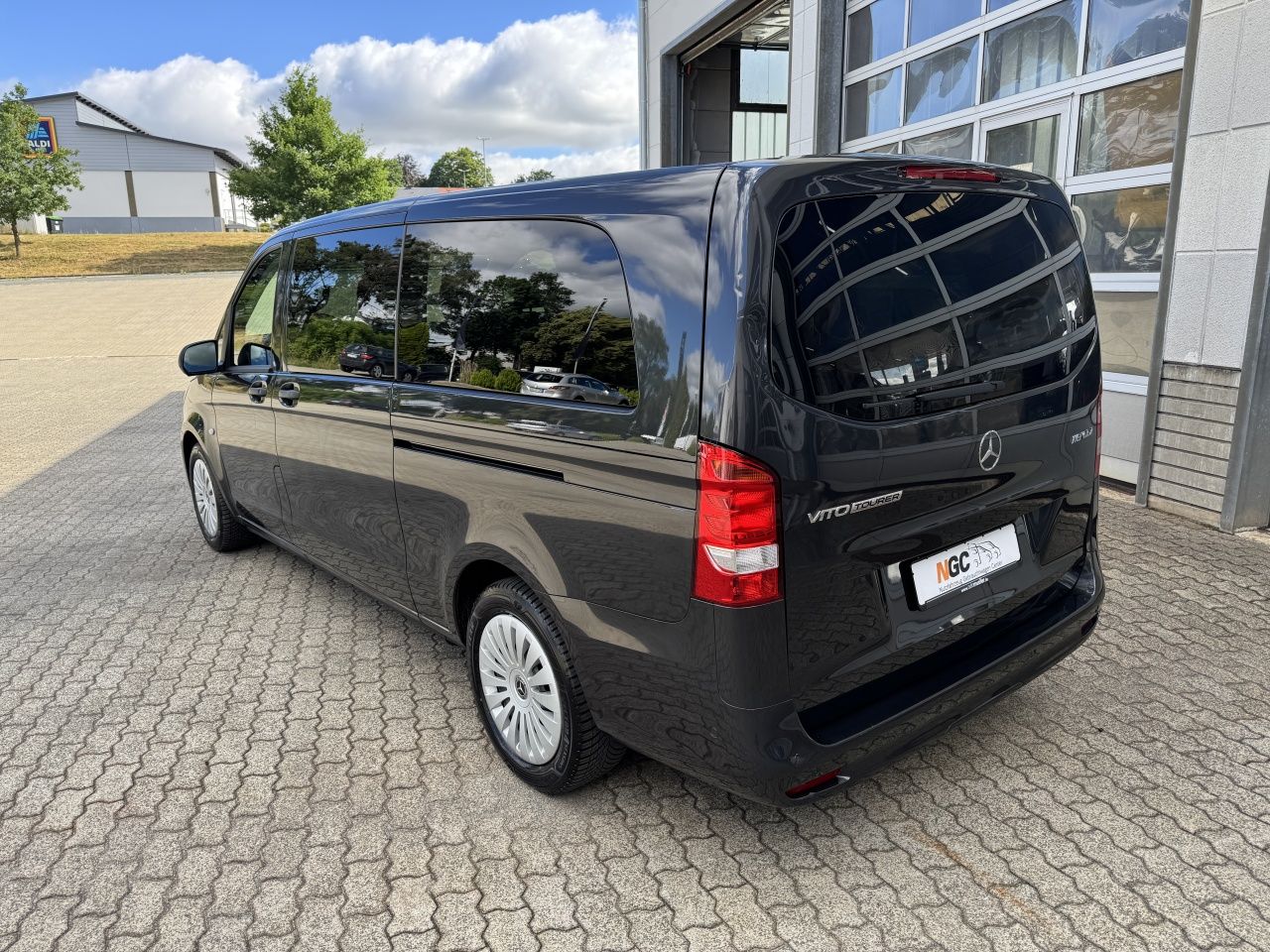 Fahrzeugabbildung Mercedes-Benz Vito 116CDI TourerPRO el. Klima*2xSchiebetür*AHK