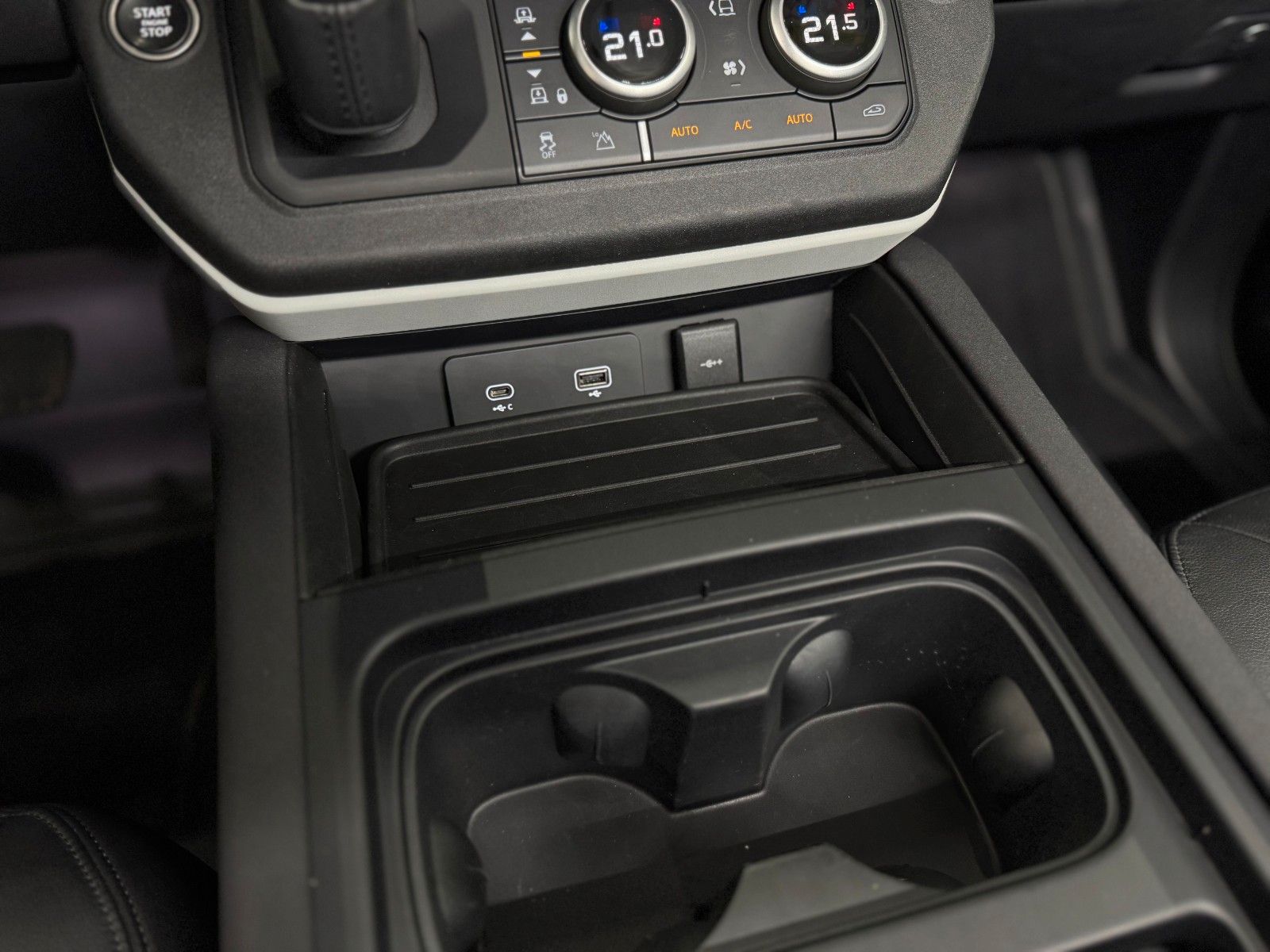 Fahrzeugabbildung Land Rover Defender 90 P400 3.0 XS Edition