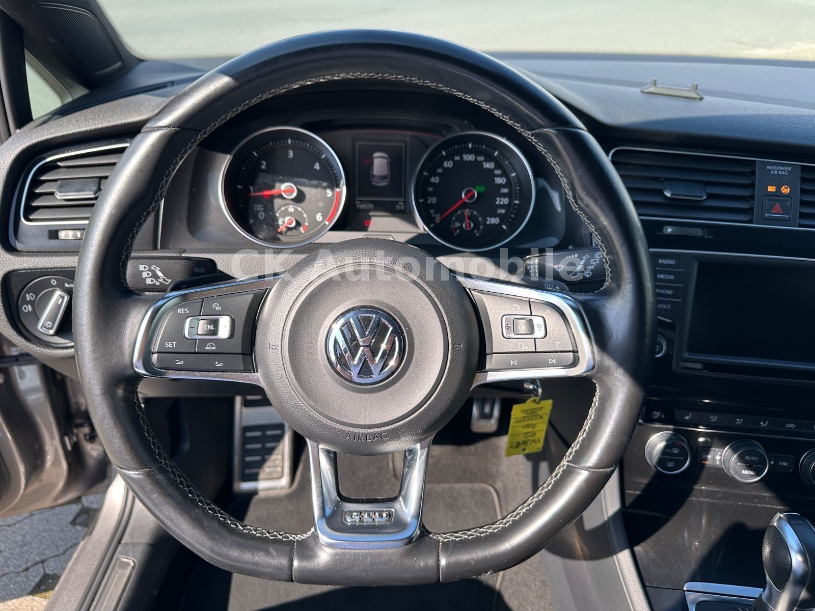 Fahrzeugabbildung Volkswagen Golf VII Lim. GTD BMT/DSG/Navi/Bi-Xenon/PDC