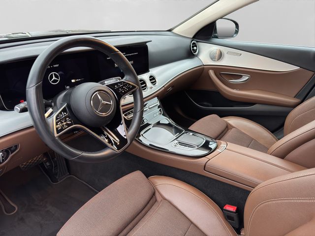 Fahrzeugabbildung Mercedes-Benz E 300 T de Avantgarde+Distronic+Kamera+Sound+AHK