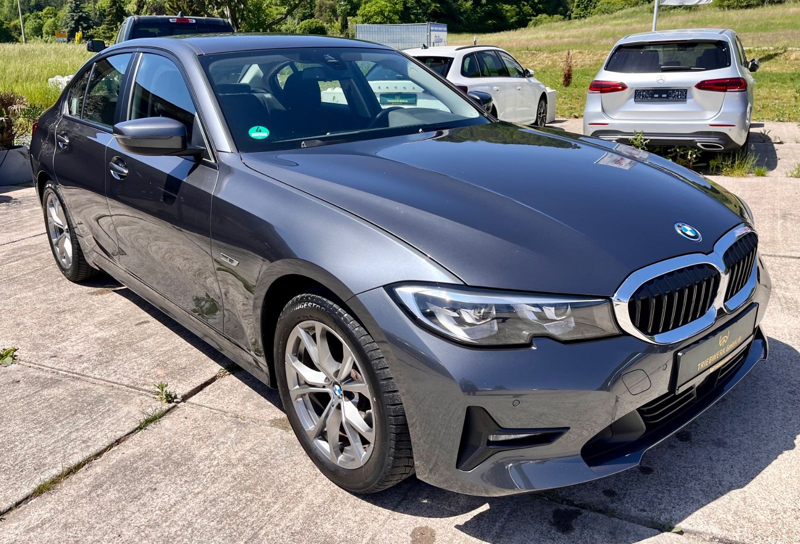 BMW 320e Hybrid Navi LED DAB AHK 3 Zonen Klima foto 3
