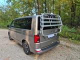 Volkswagen T6.1 Multivan 2,0 TDI Generation SIX - mit Diesel-Antrieb: Beige, Alcantara, Beheizbare Frontscheibe, Van