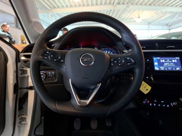 Bild 14 Opel Corsa Musikstreaming DAB Spurhalteass. Verkehrsz