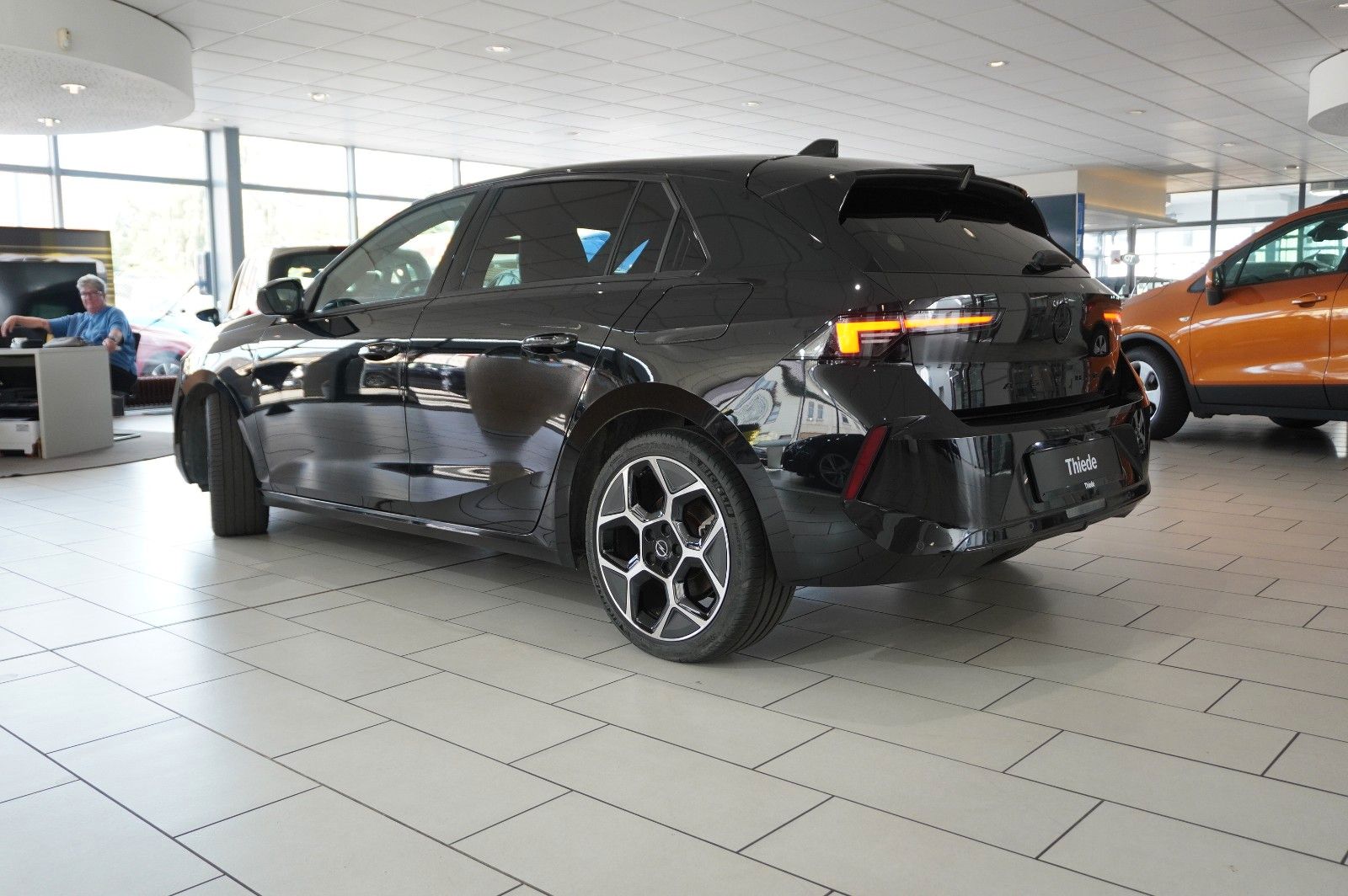 Fahrzeugabbildung Opel Astra L Lim. 1.6 HYBRID GS SPORT NAVI/360°/SPORT