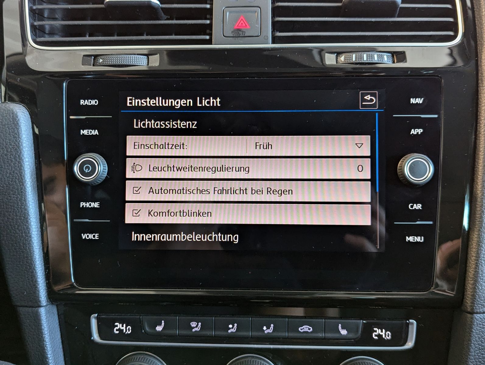 VW Golf 2.0 TDI DSG IQ.DRIVE App-Connect ACC AHK - Image 28