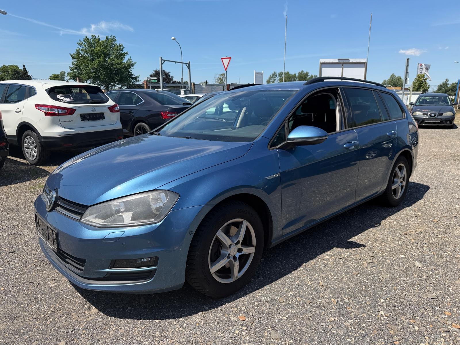 Volkswagen Golf VII 1.6 TDI DSG Variant Cup BMT
