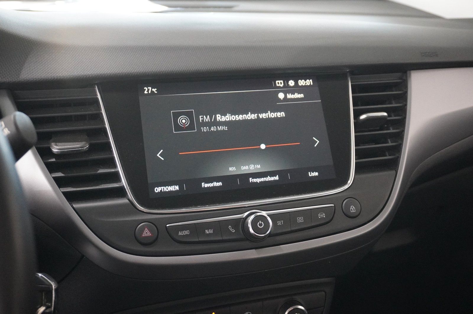 Fahrzeugabbildung Opel Crossland (X) 1.5D EDITION NAVI/LED/KAMERA/DAB+