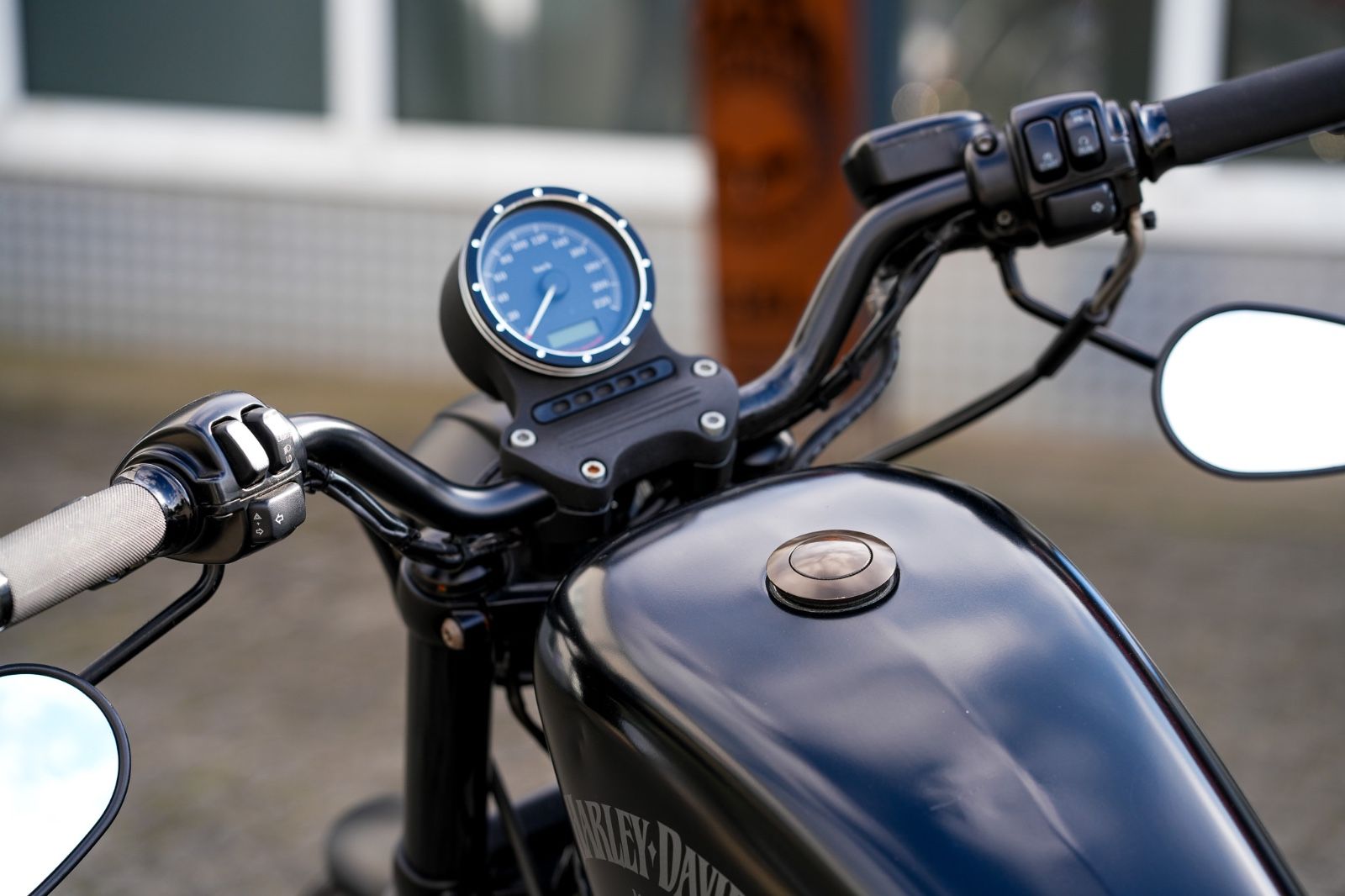 Fahrzeugabbildung Harley-Davidson SPORTSTER XL883N IRON - BOBBER - KURZES HECK