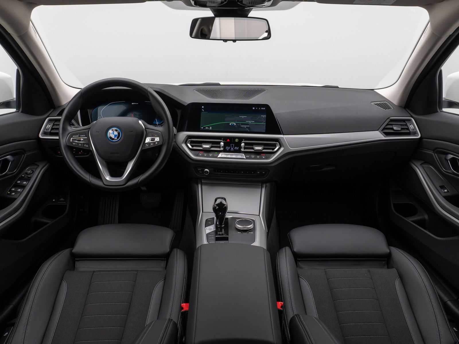 Fahrzeugabbildung BMW 320e Kamera Leder DAB Alarm DrivAssistent Sport