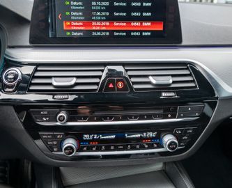 Fahrzeugabbildung BMW 540d Touring xDrive M-SPORT|KEYL|360°|AMBI|DISP