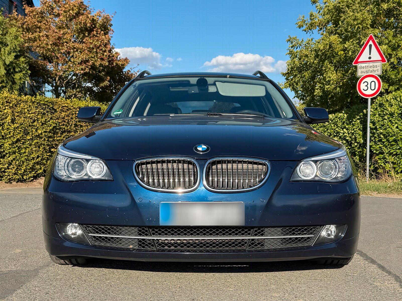 BMW 525 2008 — rear view