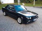 BMW E30 Oldtimer 325i Cabrio schwarz. Topz... - BMW 325 aus 1992