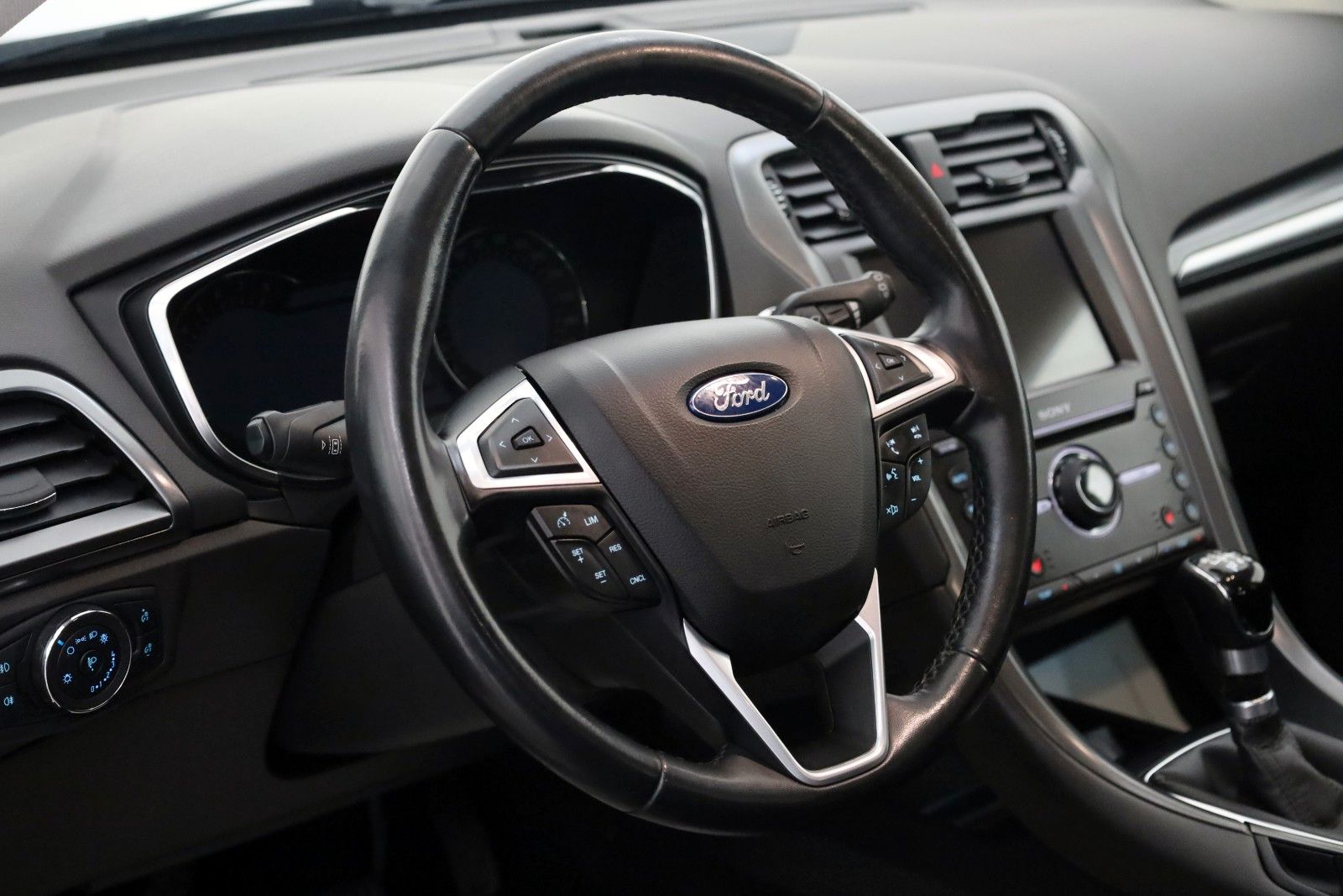 Fahrzeugabbildung Ford Mondeo Turnier Titanium Navi,SH,PDC,AHK,SR+WR