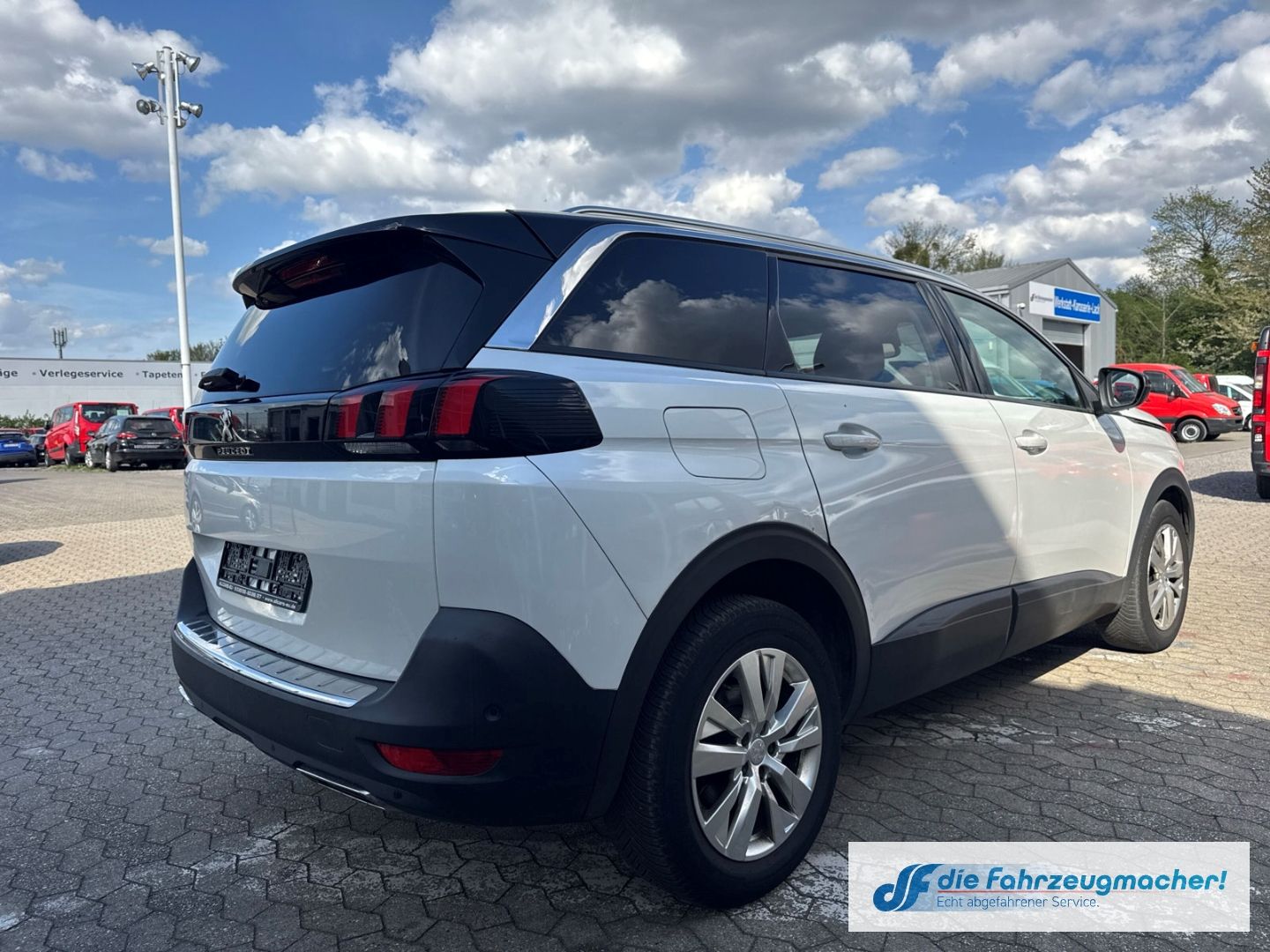 Fahrzeugabbildung Peugeot 5008 Active 1.2 PureTech 130 GETRIEBESCHADEN
