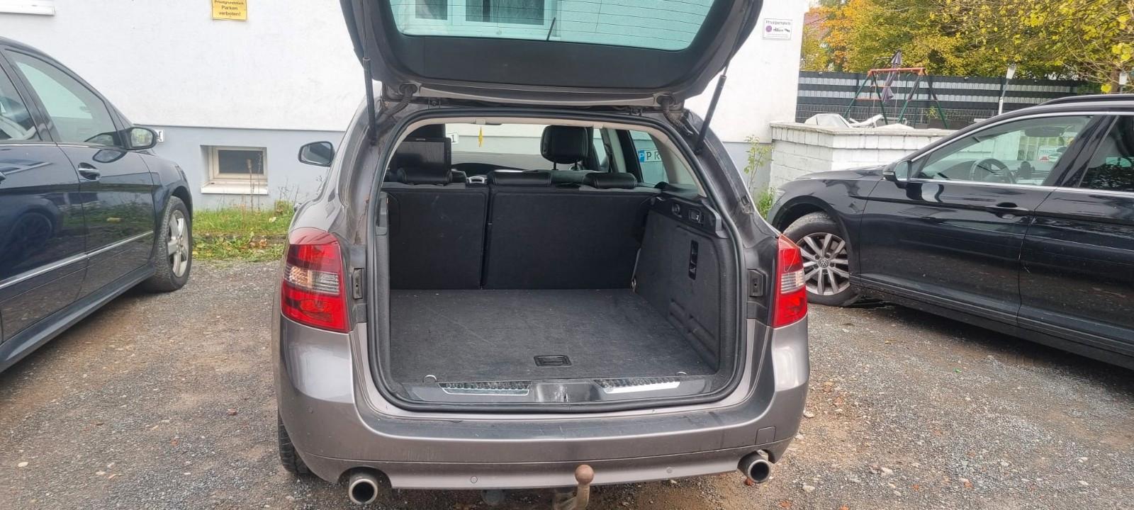 Renault Laguna 2012 — салон