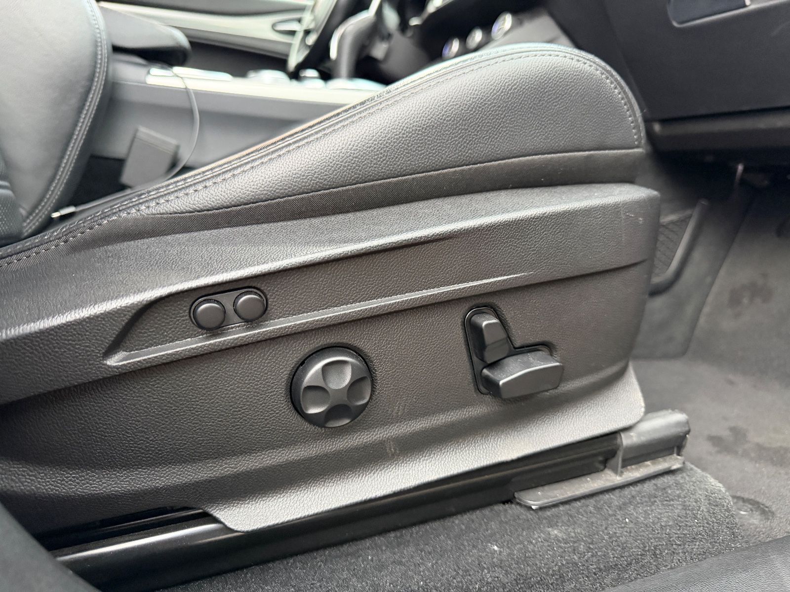 Fahrzeugabbildung Alfa Romeo Stelvio Veloce Q4*LED*LEDER*MEMO*SOUNDTHEATRE