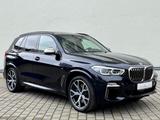 BMW X5  M50d"Innovation/Driving-Paket/Pano/AHK..." - schwarze BMW X5 M50