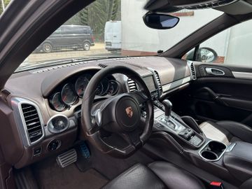 Porsche Cayenne - 11