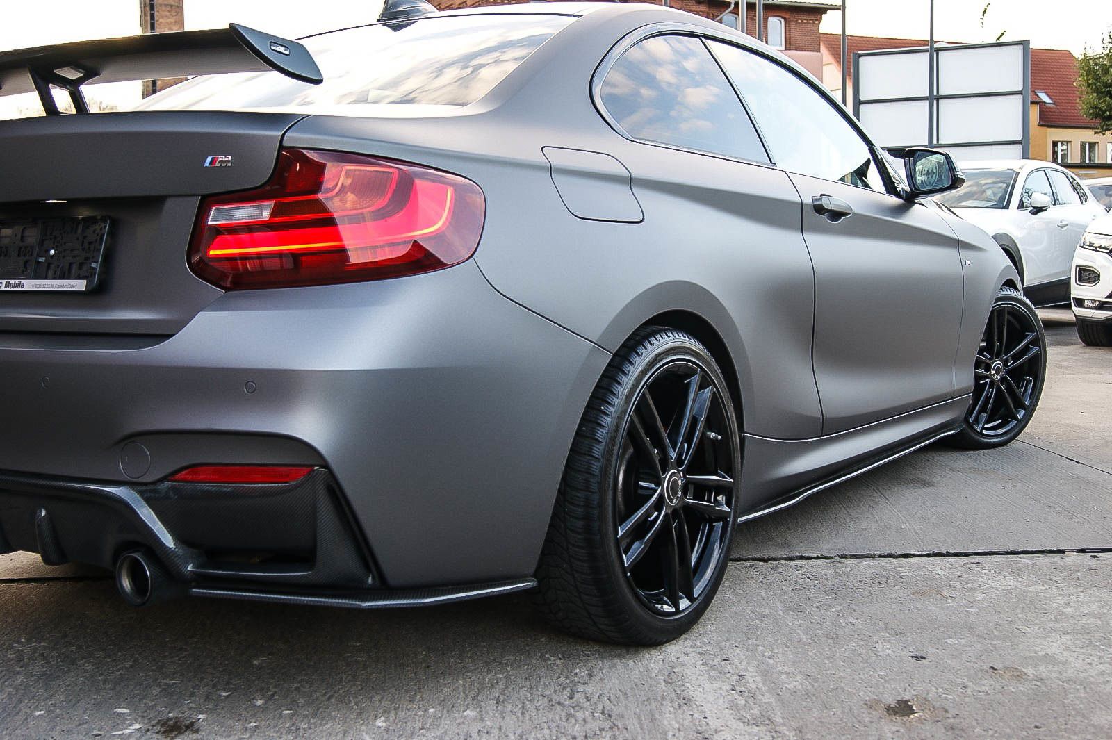 Fahrzeugabbildung BMW 220 i M Sport AC SCHNITZER CARBON GREY FOLIERT