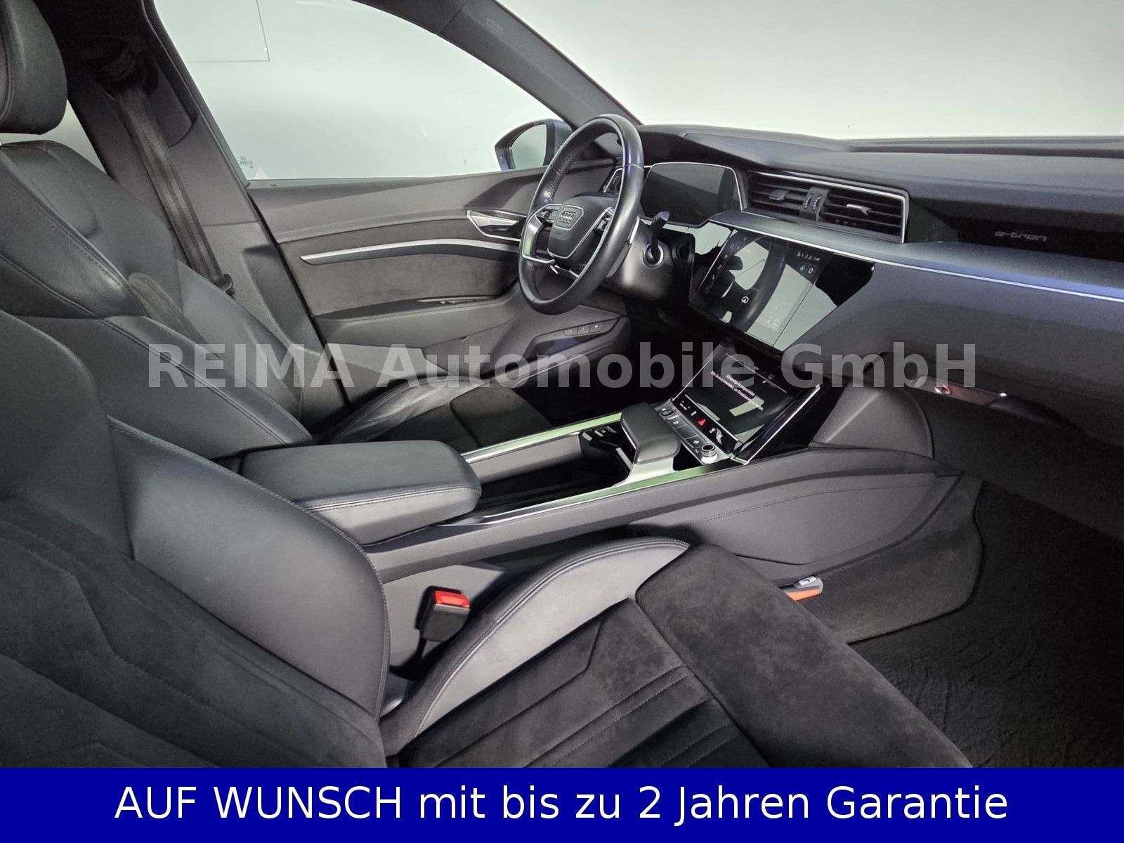 Fahrzeugabbildung Audi e-tron Sportback 55 quattro, Matrix, ACC