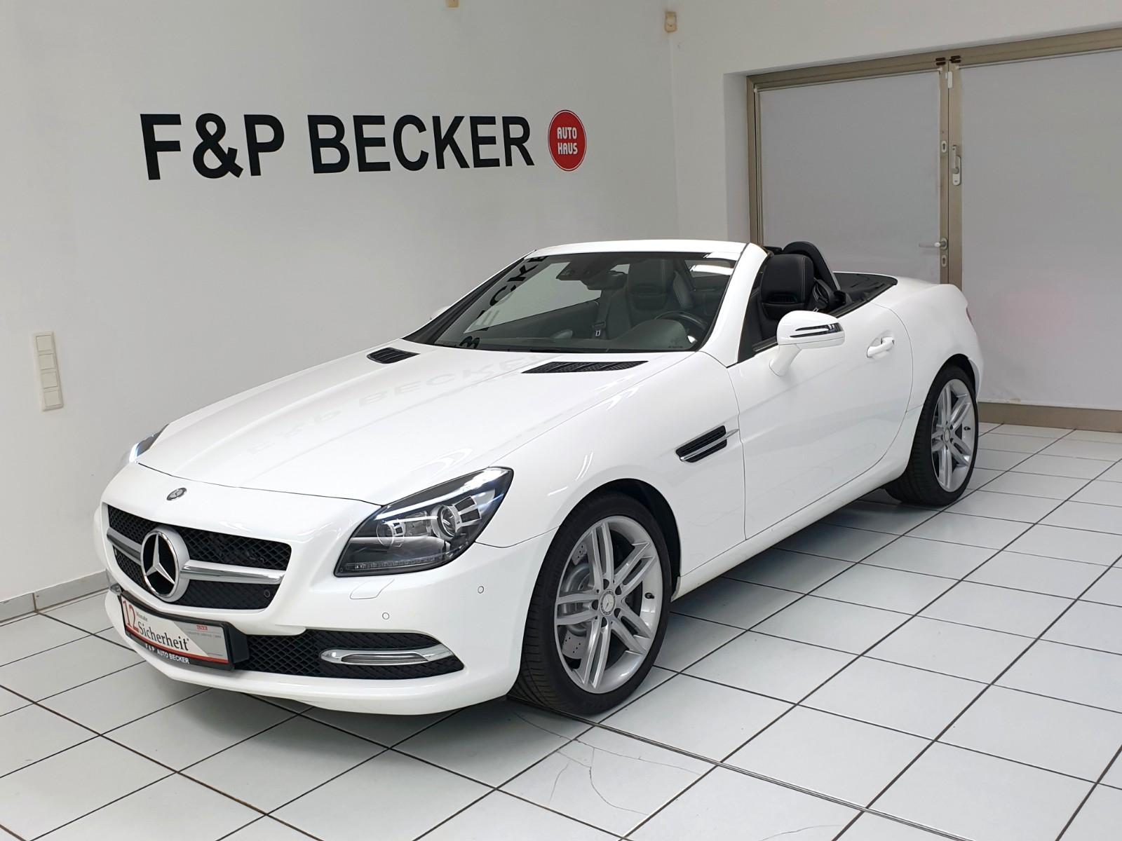 Mercedes-Benz SLK 200 7G  1.Hand LEDER NAVI PANO AIRSCARF