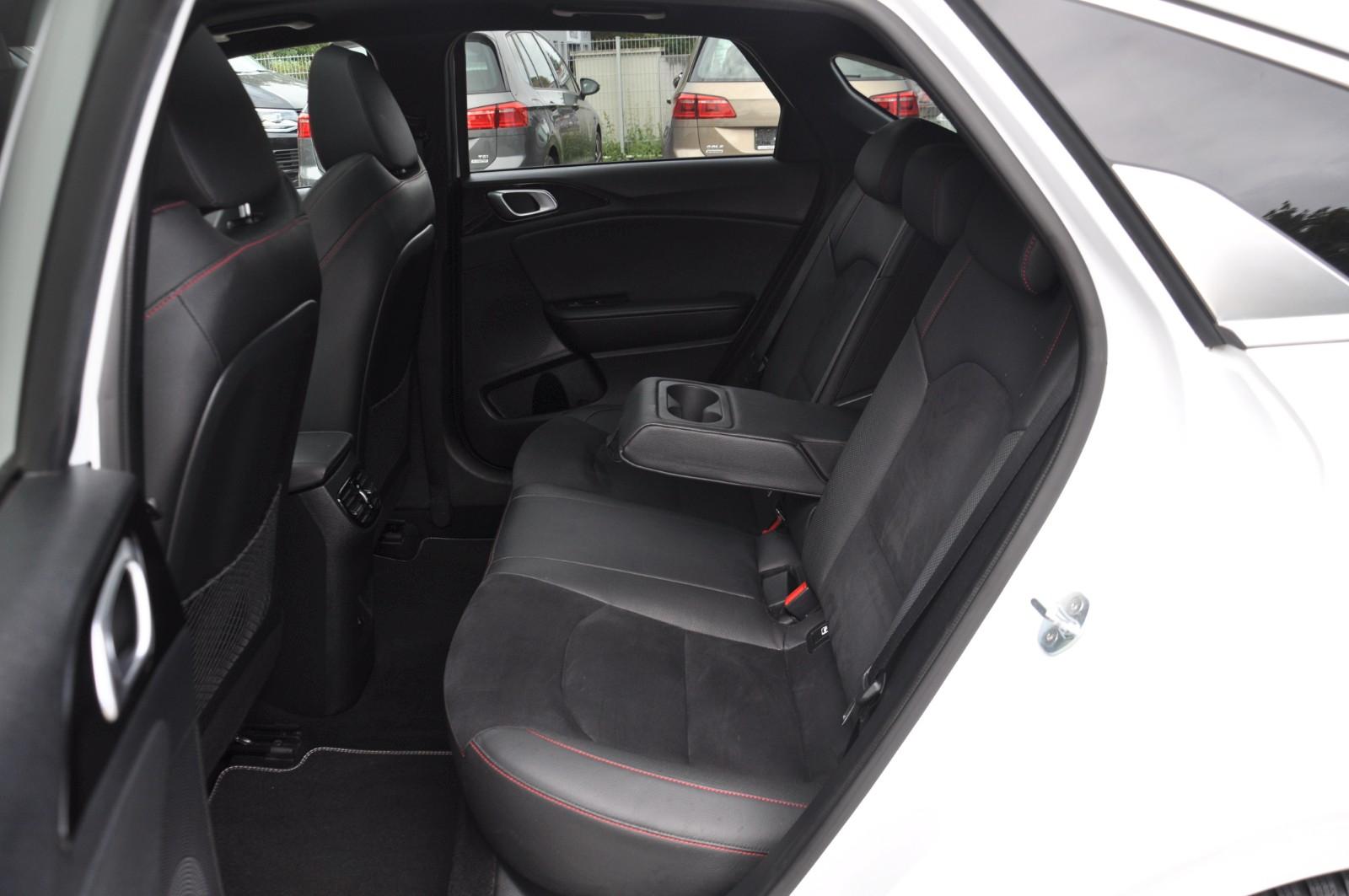 Kia ProCeed GT 1.6 T-GDI ACC-LED-PANO-MEMORY-RKAM