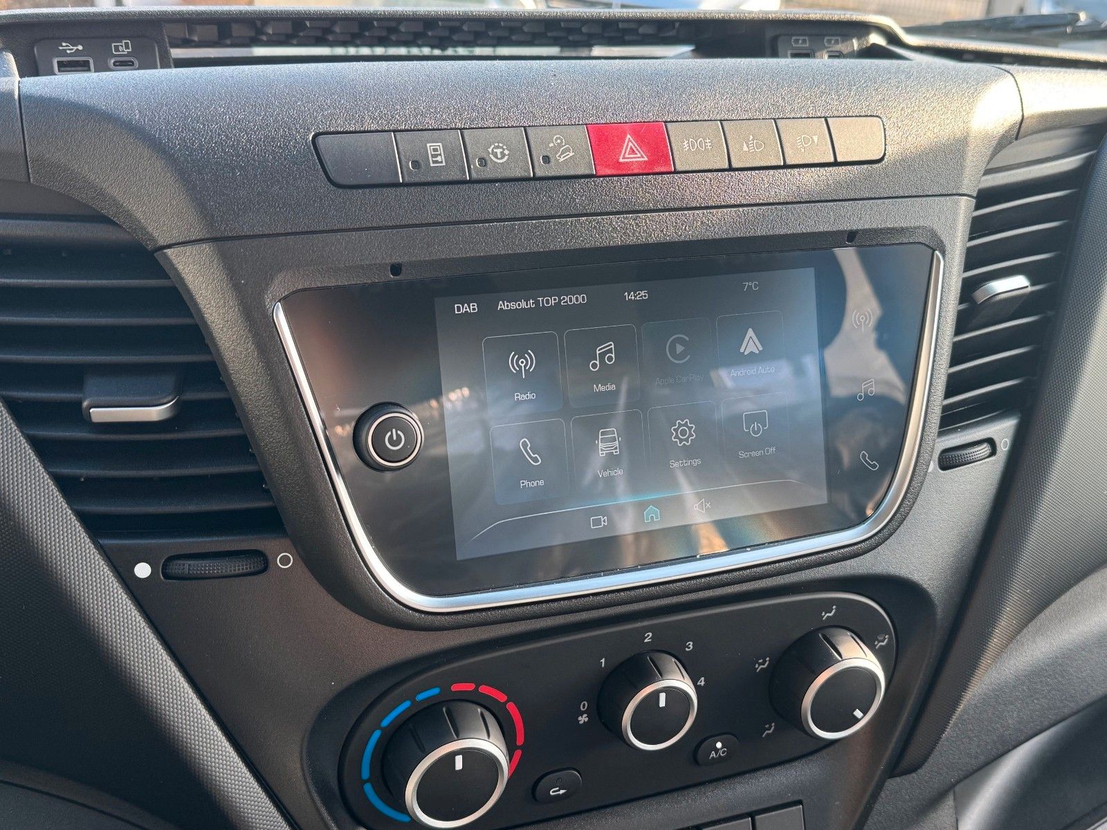 Fahrzeugabbildung Iveco Daily 70C18 H 3.0L *R3.750mm*AHK*Sperre*Standh*