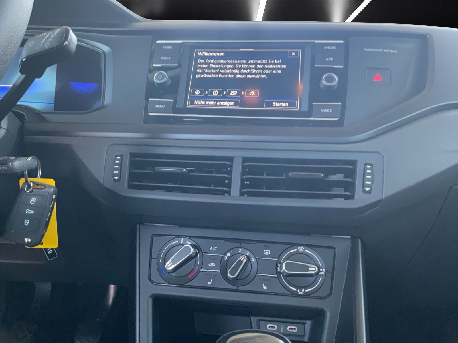 Fahrzeugabbildung Volkswagen Taigo TSI LED VC PDC GRA Lane Assist